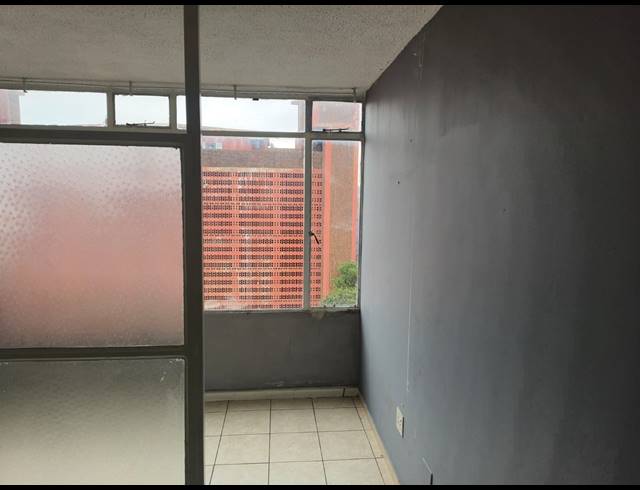 1 BEDROOM APARTMENT FOR SALE IN MUCKLENEUK